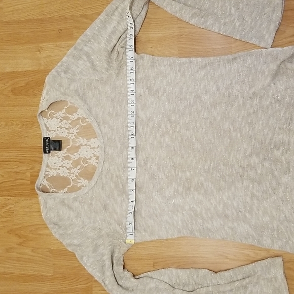 💥3/$10💥Sparkly Wet Seal Sweater with Lace Back - Picture 9 of 14